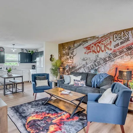 East Nash 12 Mins To Broadway Sleeps 6 Villa